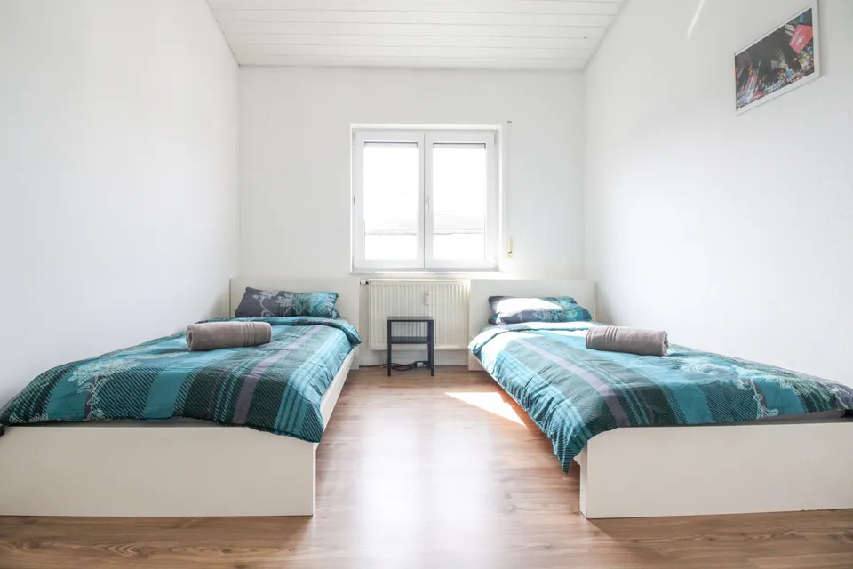 Göppingen, Sunny Apartment Göppingen | Balkon & Parkplatz, Ansicht 6