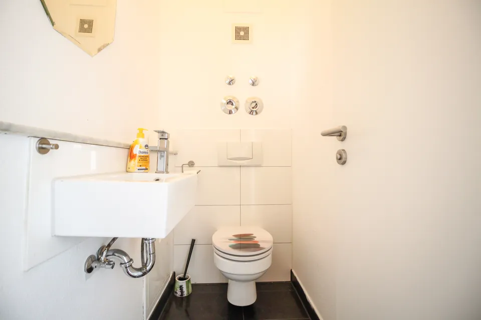 Göppingen, Sunny Apartment Göppingen | Balkon & Parkplatz, Ansicht 8