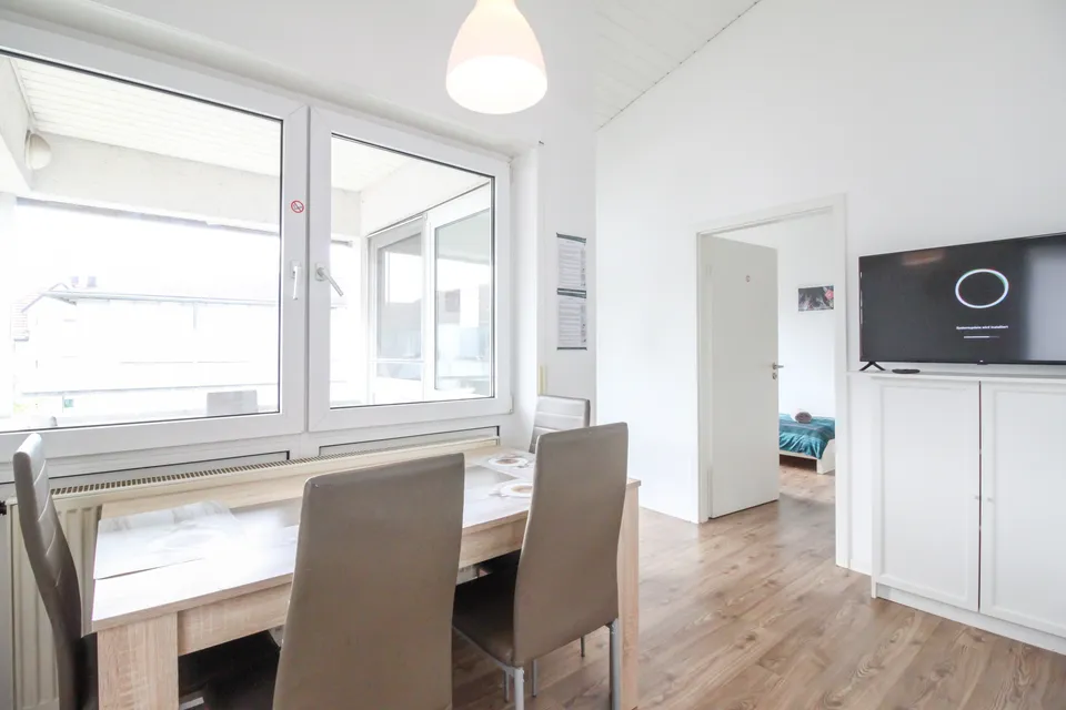 Göppingen, Sunny Apartment Göppingen | Balkon & Parkplatz, Ansicht 9